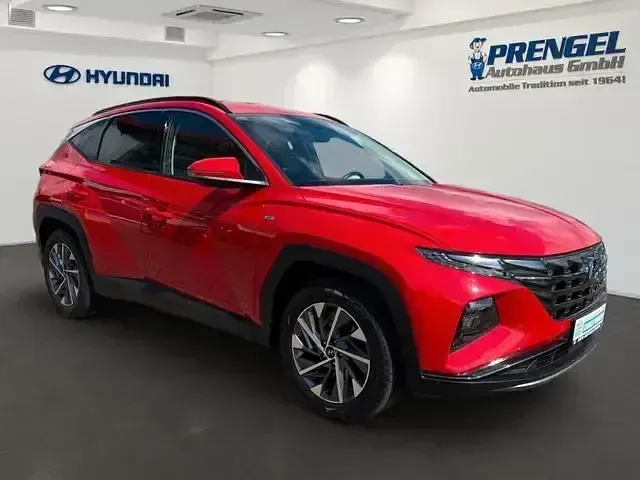 Gebraucht Hyundai Tucson Trend 150 PS (110 kW) 2022 Rot SUV