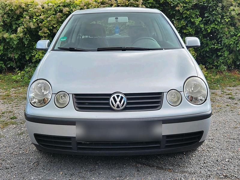 Gebraucht VW Polo 64 PS (47 kW) 2002 Silber Limousine