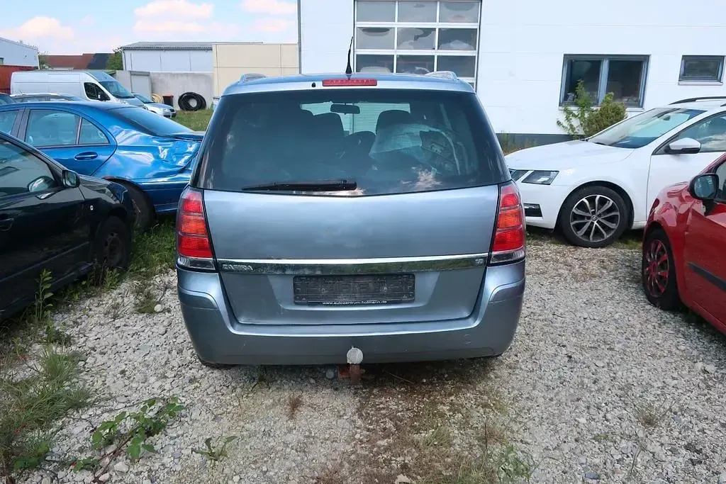 Gebraucht Opel Zafira Edition 140 PS (102 kW) 2007 Silber Van / Kleinbus