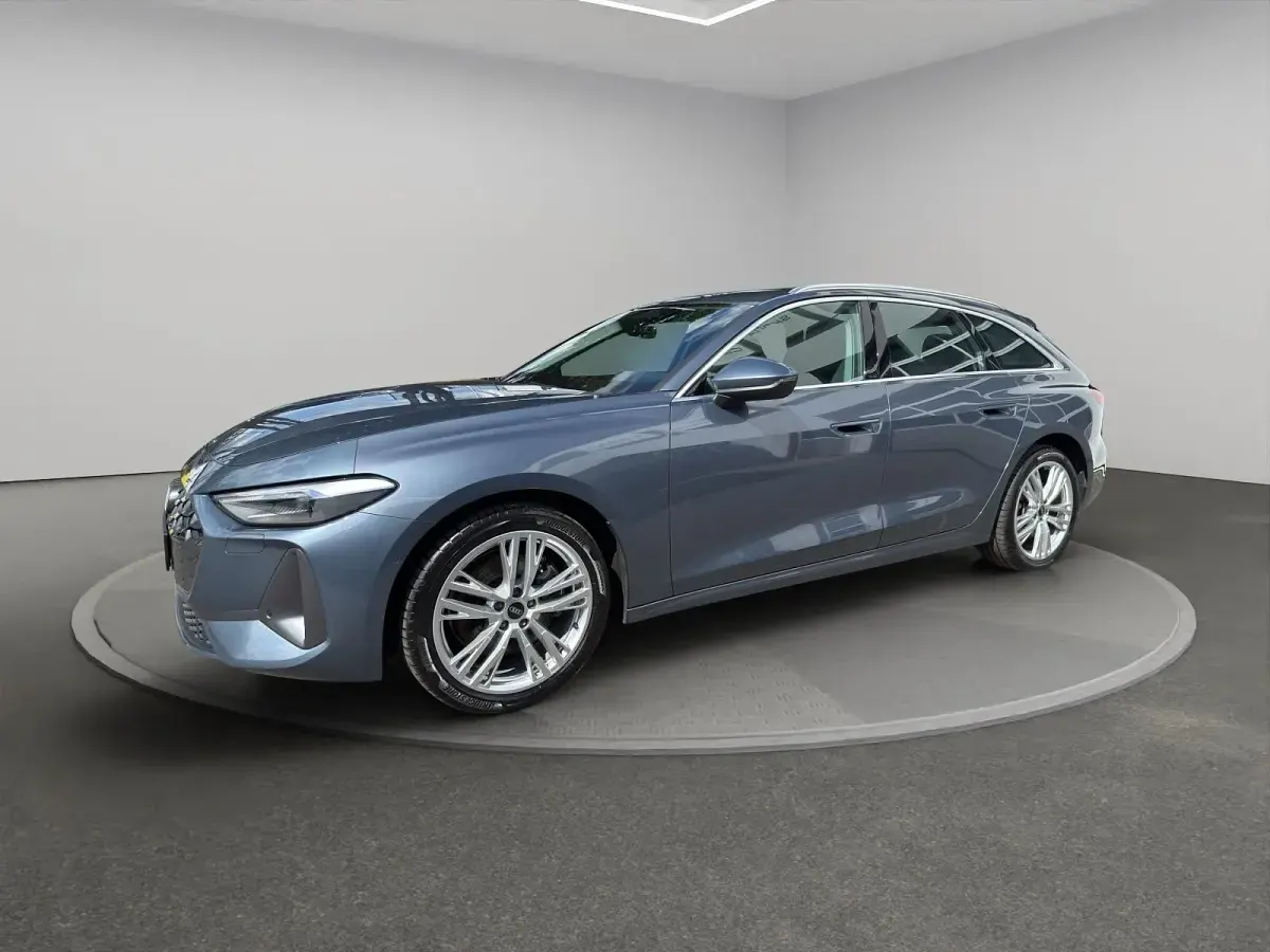 Gebraucht Audi A5 Sport 204 PS (150 kW) 2025 Horizontblau metallic Kombi