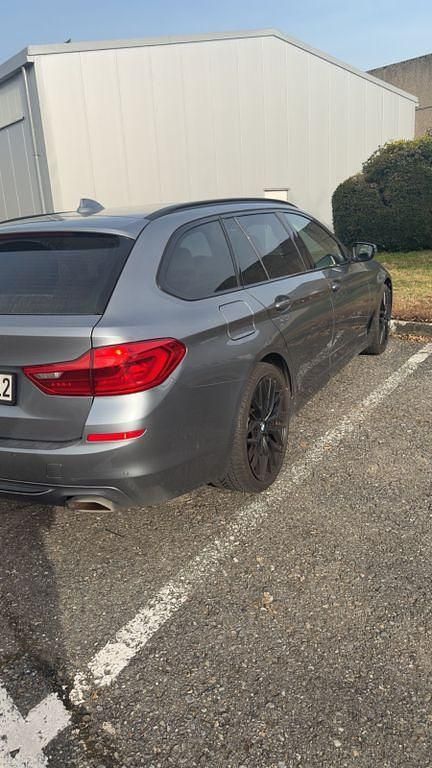 Gebraucht BMW 540 Shadowline 320 PS (235 kW) 2017 Grau Kombi