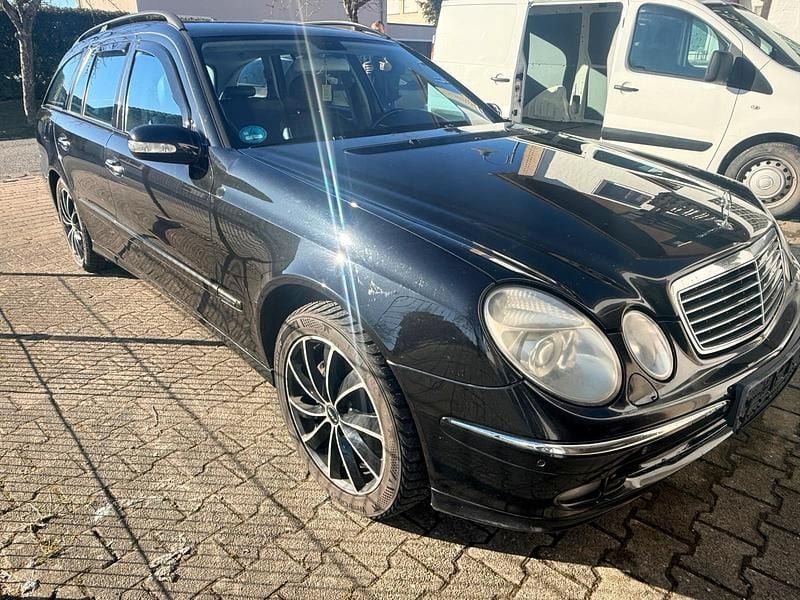 Gebraucht Mercedes E270 224 PS (164 kW) 2005 Schwarz Kombi