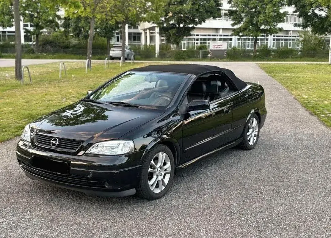 Gebraucht Opel Astra Cabriolet 133 PS (97 kW) 2002 Schwarz Cabrio