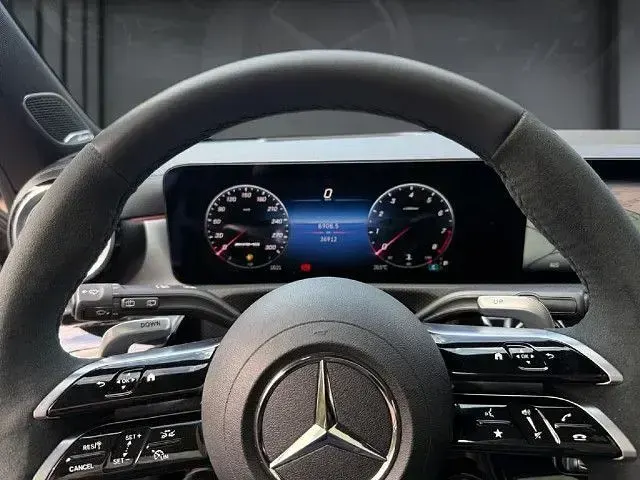 Gebraucht Mercedes CLA45 AMG AMG 421 PS (309 kW) 2024 Coupé