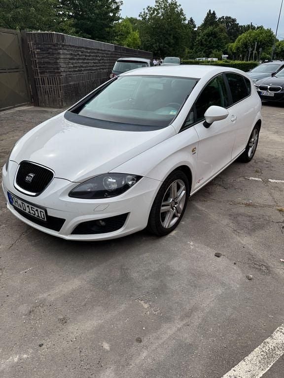 Weiß Gebraucht 2012 Seat Leon Copa Limousine | 5.300 € (Superpreis) - Bild 1/4