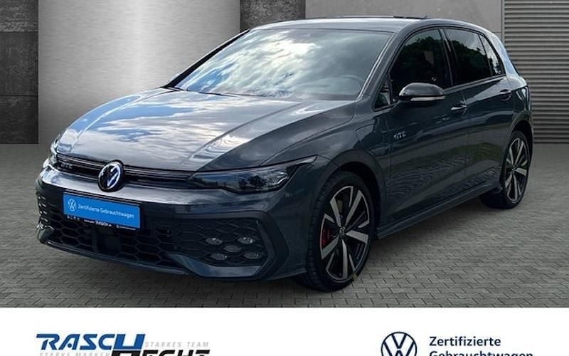 Delfingrau metallic Gebraucht 2024 VW Golf VIII GTE Limousine | 43.830 € (Guter Preis) - Bild 1/4