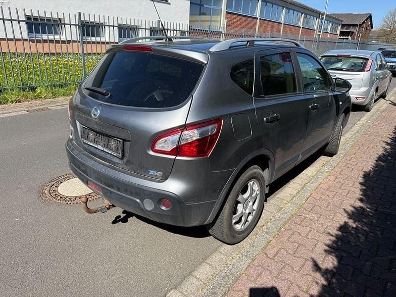 Gebraucht Nissan Qashqai I-Way 131 PS (96 kW) 2015 Grau SUV