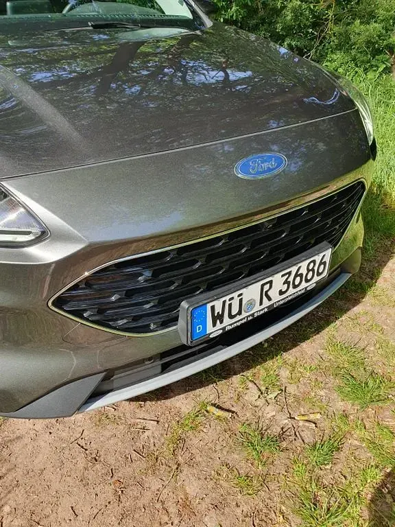 Gebraucht Ford Kuga Titanium 150 PS (110 kW) 2020 Grau SUV