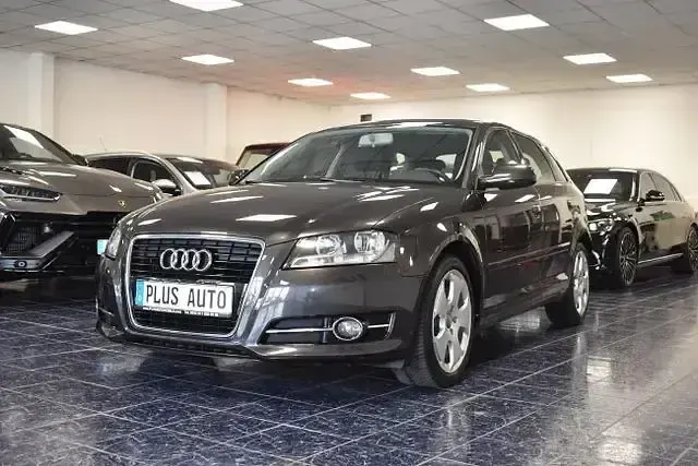 Używany Audi A3 Attraction 140 KM (102 kW) 2012 Szary Hatchback