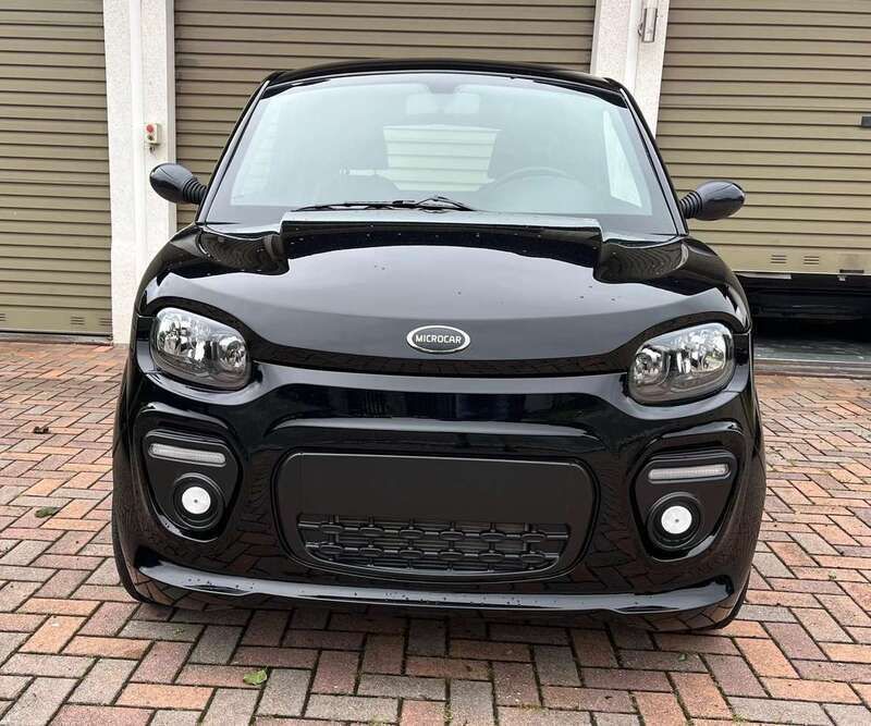 Schwarz Gebraucht 2023 Microcar Dué Kleinwagen | 9.999 € - Bild 1/2