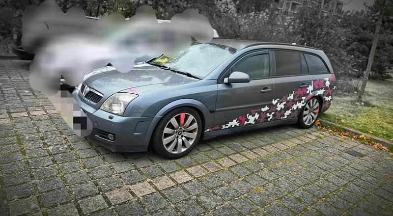 Grau Gebraucht 2004 Opel Vectra Kombi | 1.500 € (Etwas zu teuer) - Bild 1/4