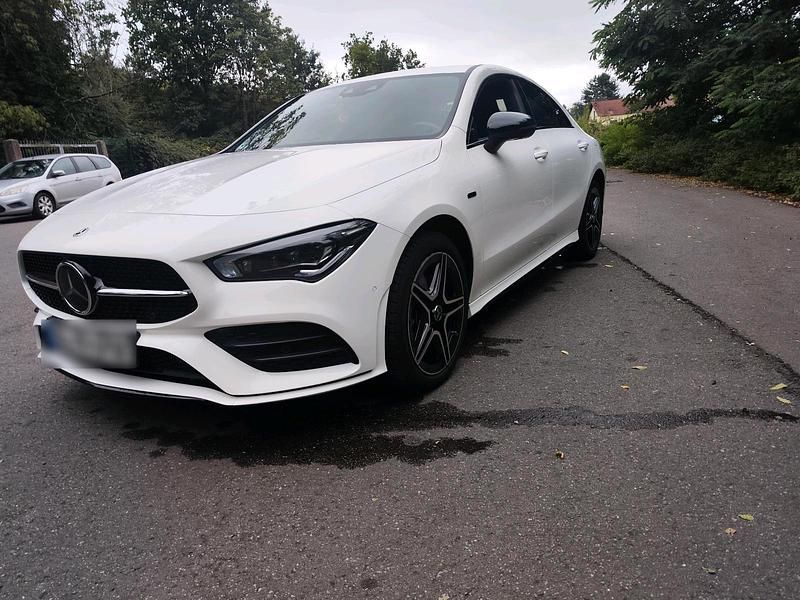 Gebraucht Mercedes CLA250e 160 PS (117 kW) 2021 Weiß Limousine