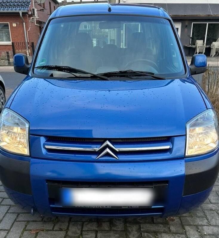 Blau Gebraucht 2004 Citroën Berlingo Van / Kleinbus | 2.950 € (Etwas zu teuer) - Bild 1/4