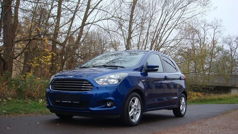 Blau Gebraucht 2017 Ford Ka Cool & Sound Edition Kleinwagen | 5.790 € (Superpreis) - Bild 1/4