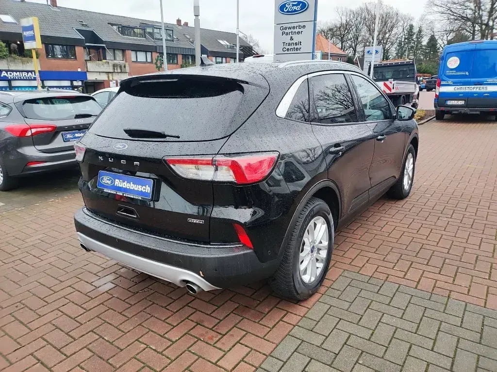 Usata Ford Kuga Titanium 224 CV (164 kW) 2022 Nero SUV
