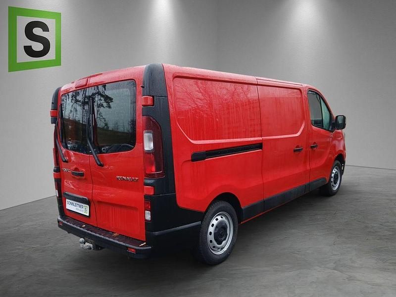 Gebraucht Renault Trafic Komfort 131 PS (96 kW) 2022 Rot Van / Kleinbus