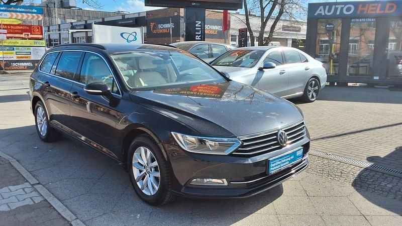 Gebraucht VW Passat Comfortline 150 PS (110 kW) 2018 Schwarz Kombi