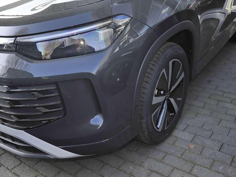 Neu VW Tayron Elegance 150 PS (110 kW) 2026 Grau SUV