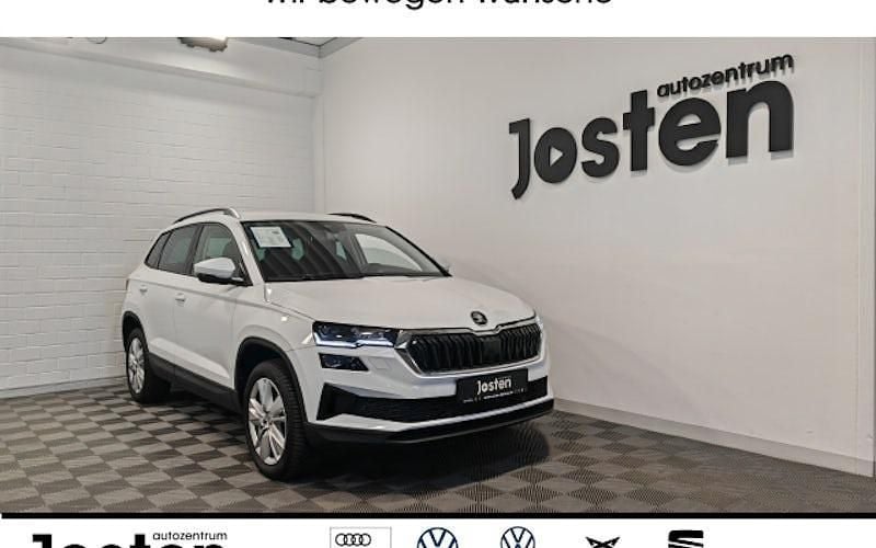 Weiß Gebraucht 2024 Skoda Karoq Selection SUV | 29.490 € (Superpreis) - Bild 1/4