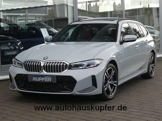 Gebraucht BMW 330e Performance 292 PS (214 kW) 2024 Grau Limousine