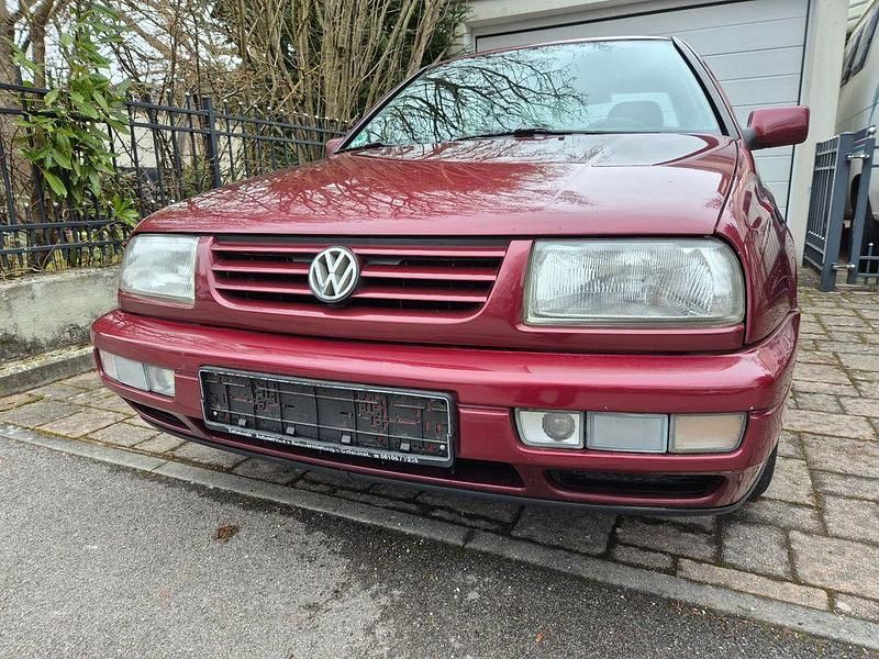 Gebraucht VW Vento 90 PS (66 kW) 1996 Rot Limousine