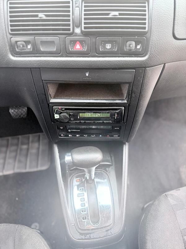 Gebraucht VW Golf IV 101 PS (74 kW) 1998 Silber Kleinwagen