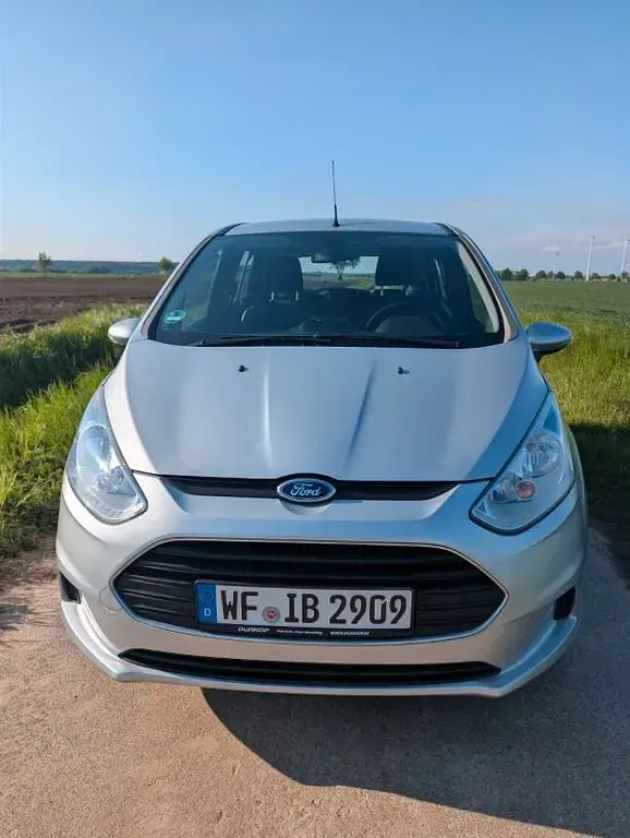 Używany Ford B-MAX SYNC Edition 75 KM (55 kW) 2014 Srebrny Minivan