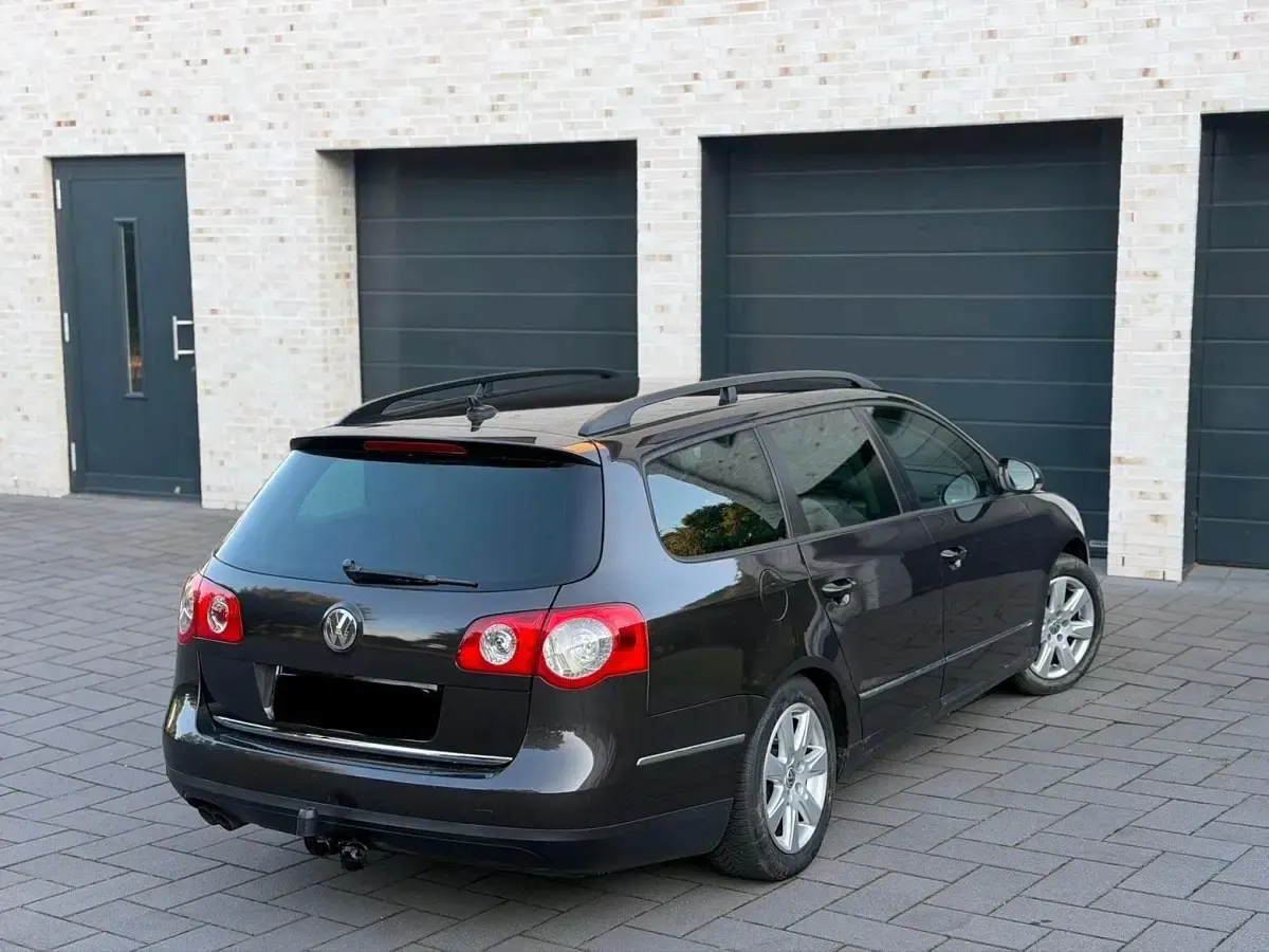 Gebraucht VW Passat 140 PS (102 kW) 2009 Braun Kombi