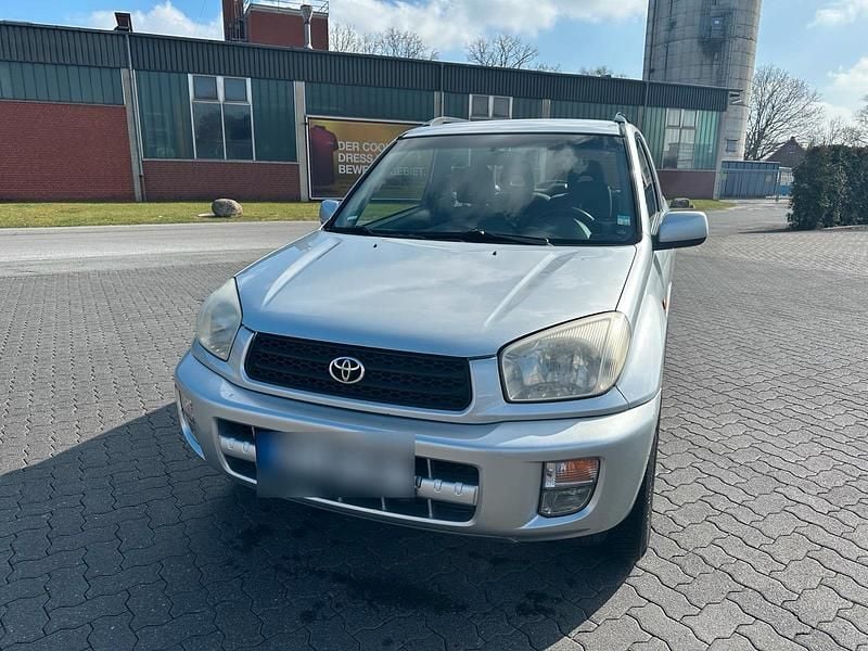 Gebraucht Toyota RAV4 125 PS (91 kW) 2002 Silber SUV
