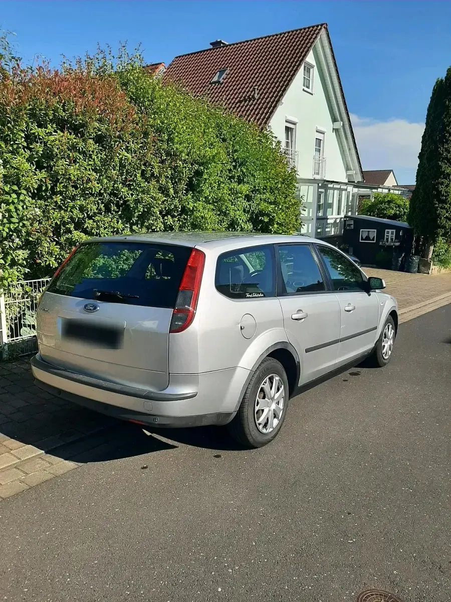 Gebraucht Ford Focus 115 PS (84 kW) 2006 Silber Kombi