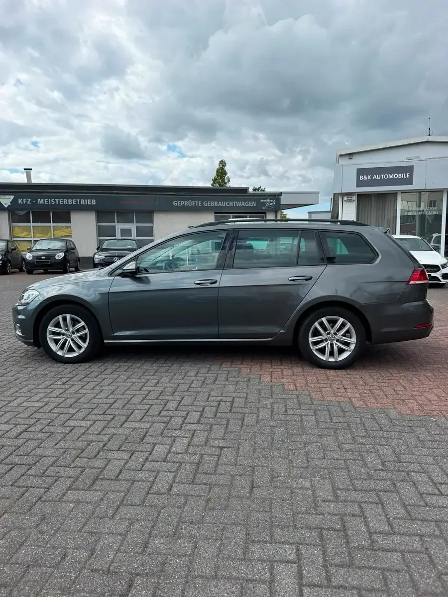 Gebraucht VW Golf VII 115 PS (84 kW) 2019 Grau Kombi