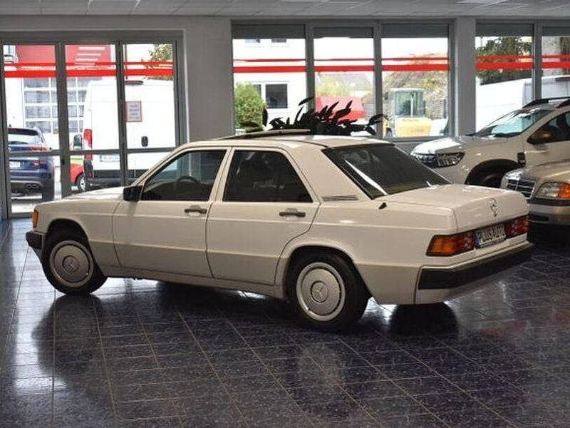 Gebraucht Mercedes 190 75 PS (55 kW) 1989 Weiß Limousine