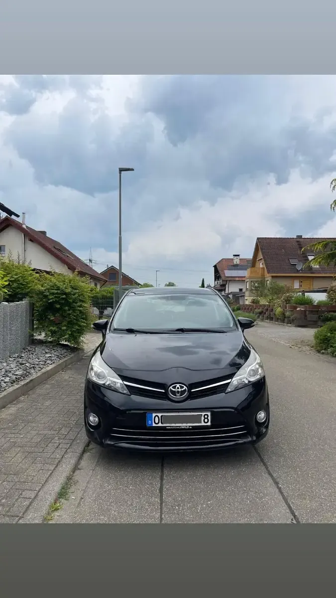 Gebraucht Toyota Verso 124 PS (91 kW) 2014 Schwarz Van / Kleinbus