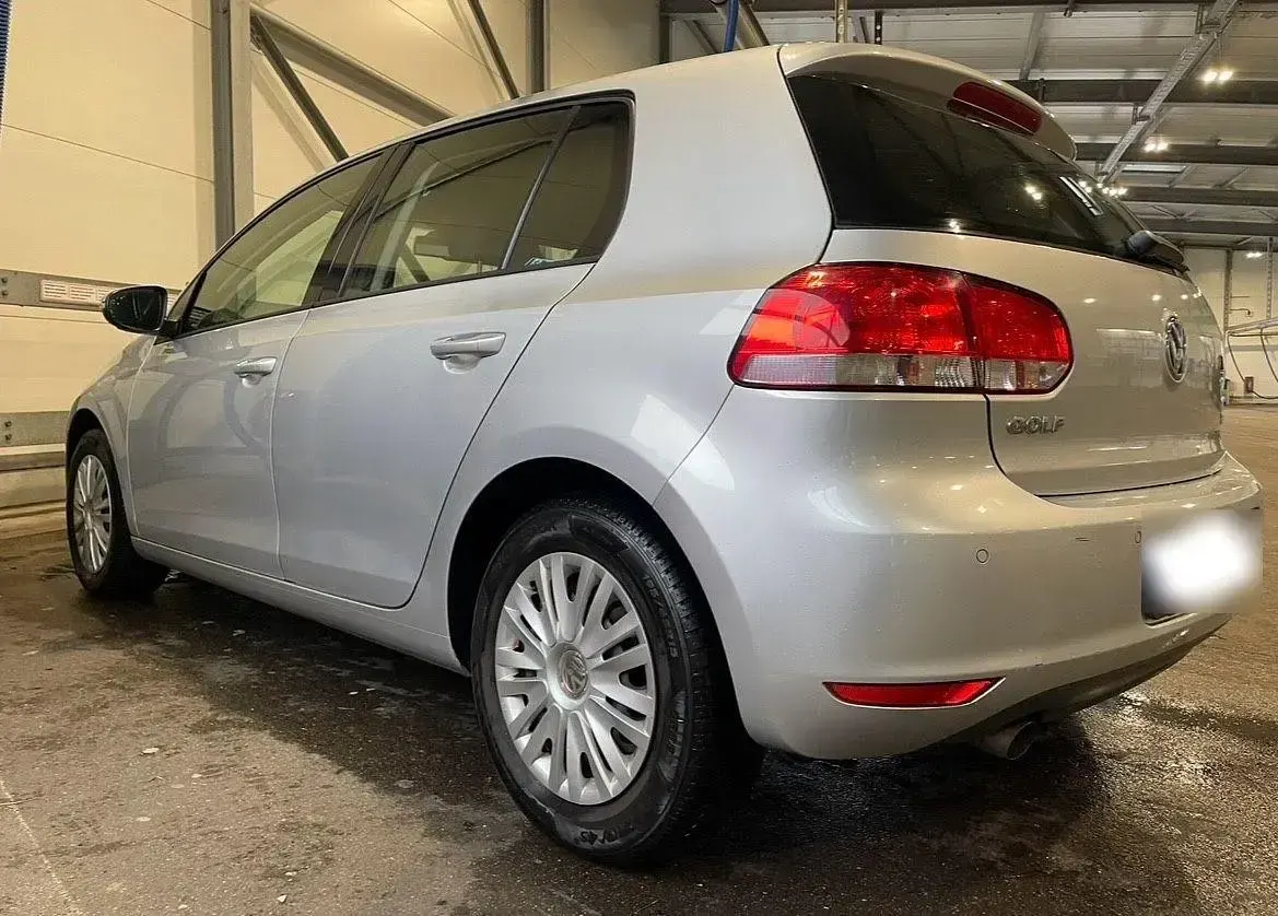 Gebraucht VW Golf VI Trendline 105 PS (77 kW) 2011 Silber Kleinwagen