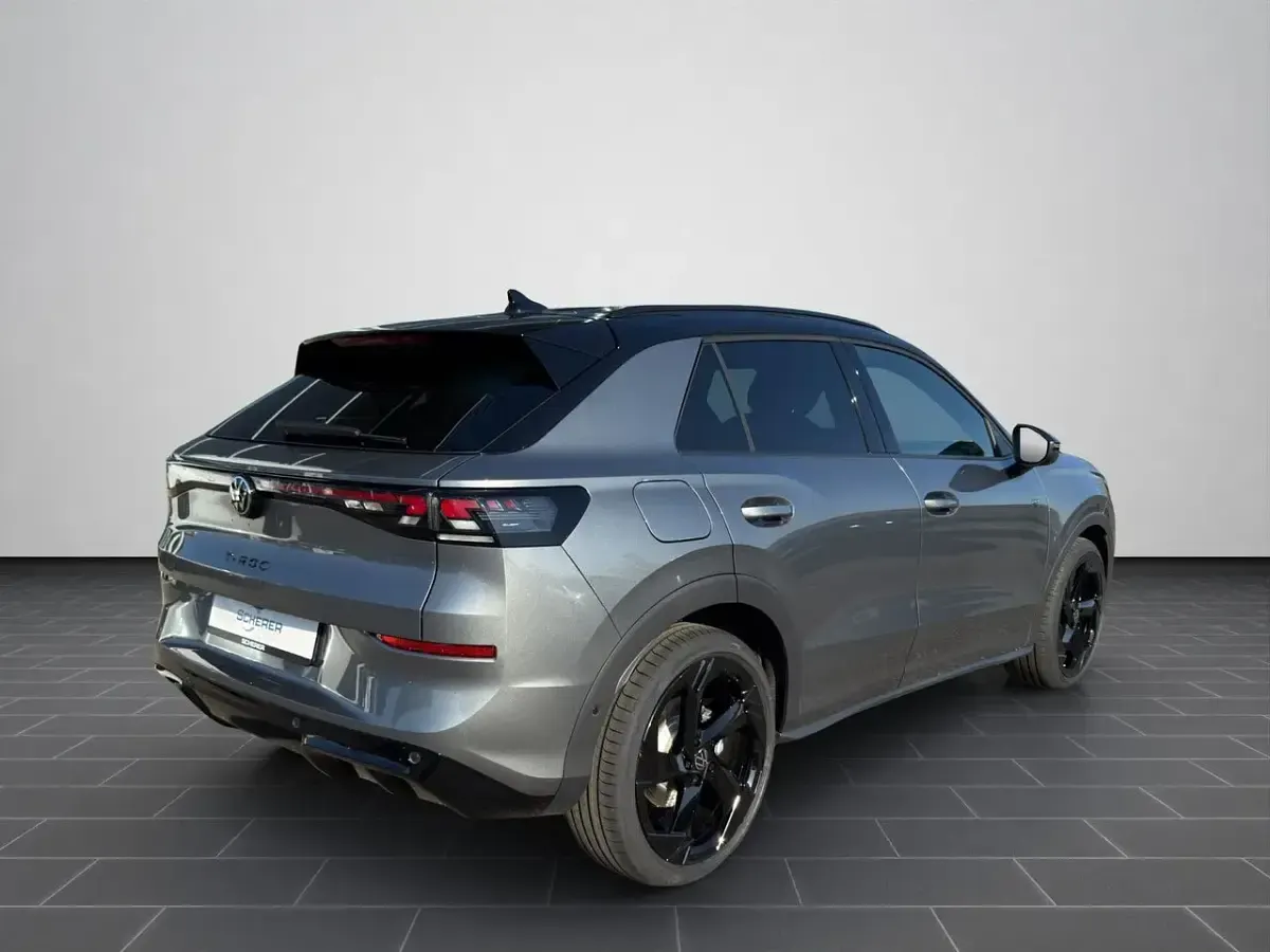 Gebraucht VW T-Roc 150 PS (110 kW) 2026 Wolf grey metallic / schwarz uni (metallic) SUV