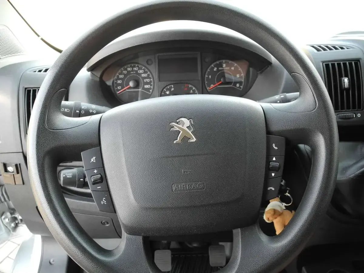 Gebraucht Peugeot Boxer Active 163 PS (119 kW) 2019 Aluminium graumetallic Van