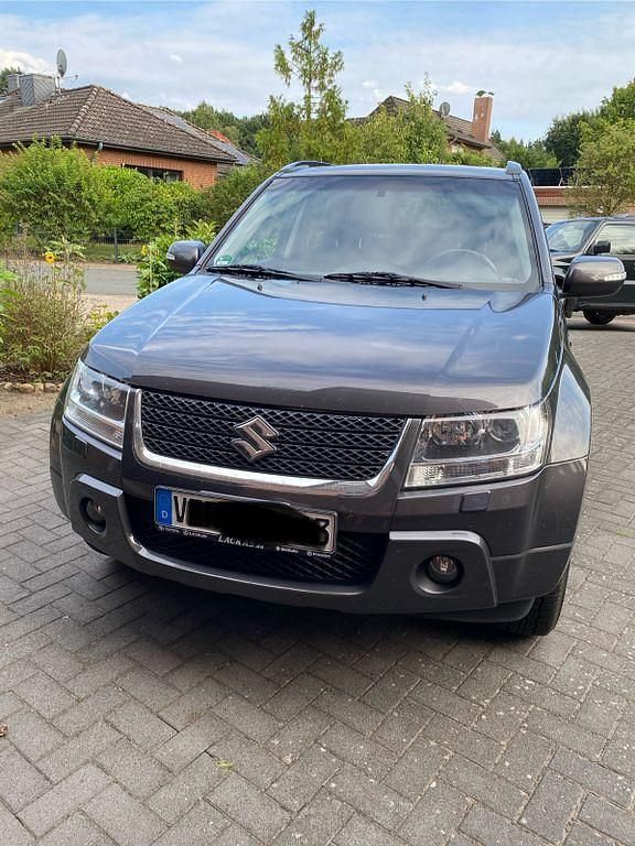 Grau Gebraucht 2012 Suzuki Grand Vitara Comfort SUV | 8.600 € (Fairer Preis) - Bild 1/4