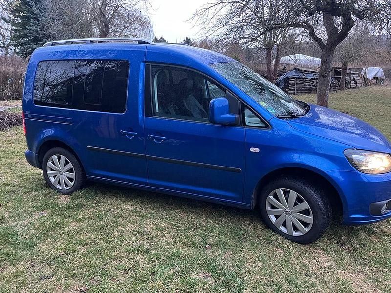 Gebraucht VW Caddy Highline 140 PS (102 kW) 2014 Blau Van / Kleinbus