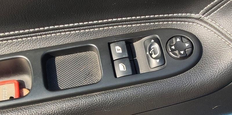 Gebraucht Peugeot 207 CC 120 PS (88 kW) 2013 Grau Cabrio