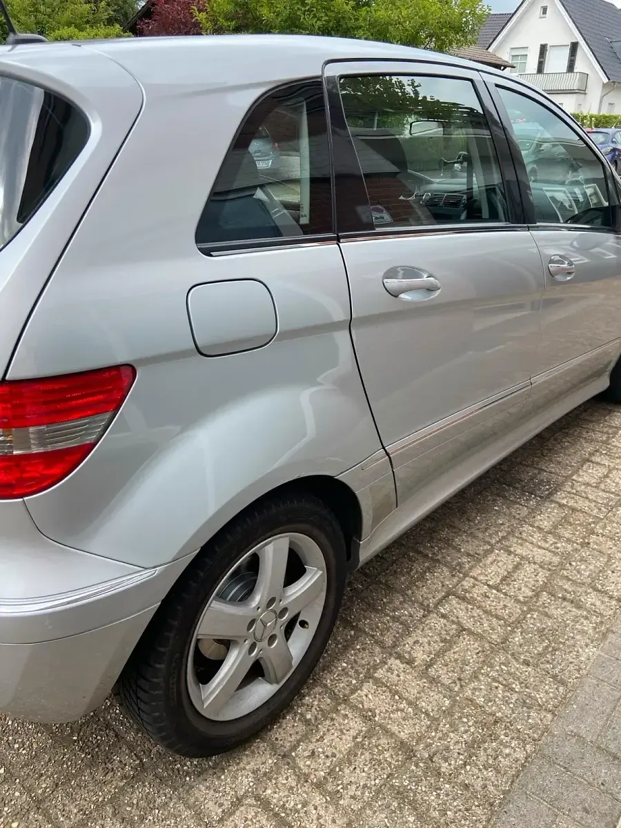 Gebraucht Mercedes B180 108 PS (79 kW) 2005 Silber Van / Kleinbus