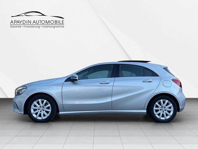 Gebraucht Mercedes A180 Style 122 PS (89 kW) 2016 Silber Limousine