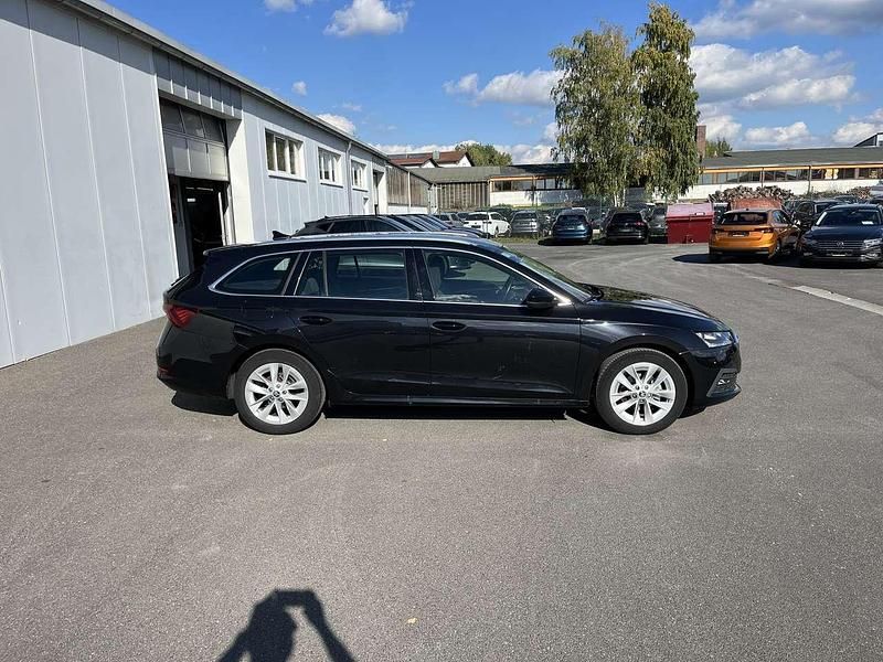 Gebraucht Skoda Octavia First Edition 116 PS (85 kW) 2021 Schwarzmagic Kombi