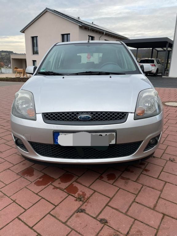Silber Gebraucht 2008 Ford Fiesta Ambiente Kleinwagen | 2.000 € (Guter Preis) - Bild 1/4