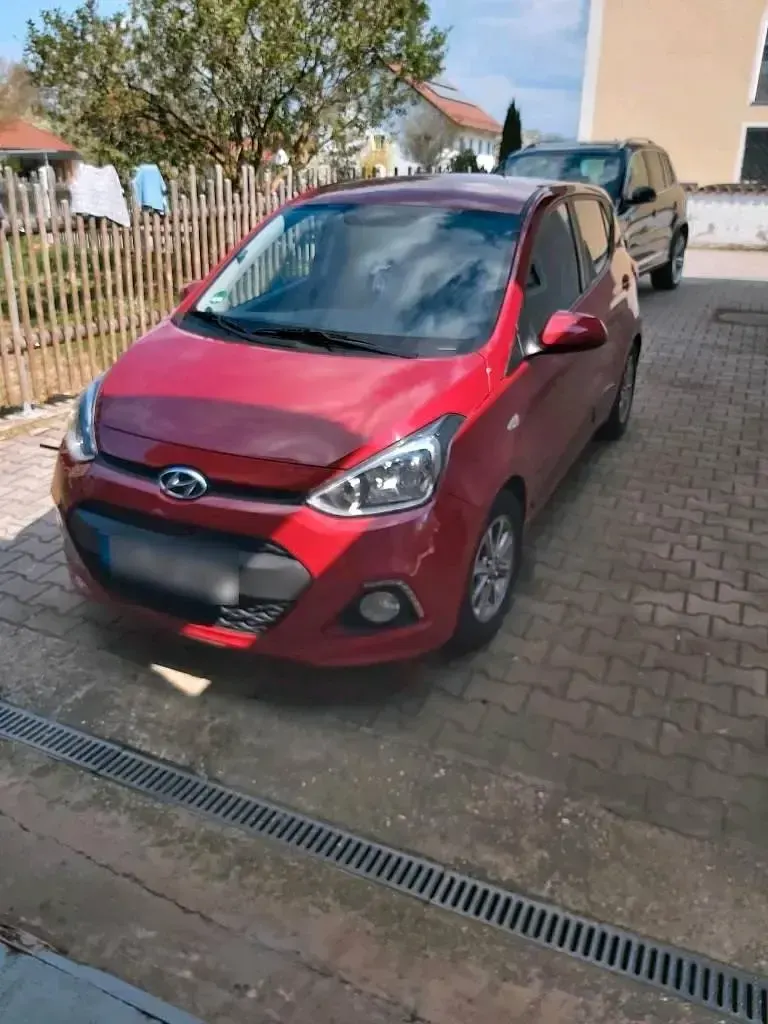 Gebraucht Hyundai i10 Passion 87 PS (63 kW) 2016 Rot Kleinwagen