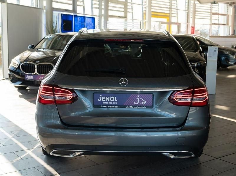 Gebraucht Mercedes C220 194 PS (142 kW) 2018 Selenitgrau Limousine