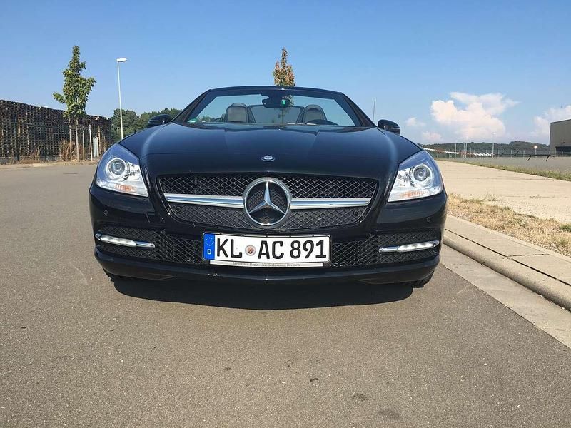 Gebraucht Mercedes SLK300 245 PS (180 kW) 2015 Schwarz Cabrio