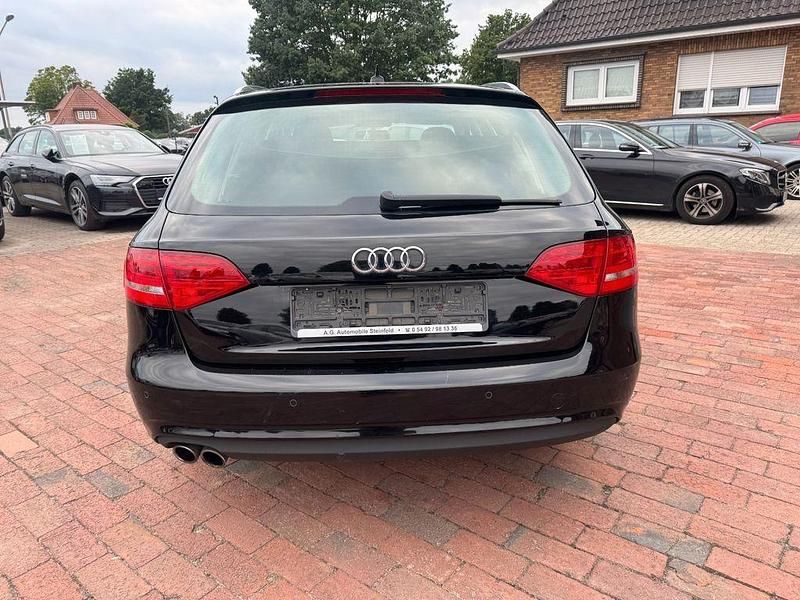 Gebraucht Audi A4 Attraction 150 PS (110 kW) 2014 Schwarz Limousine