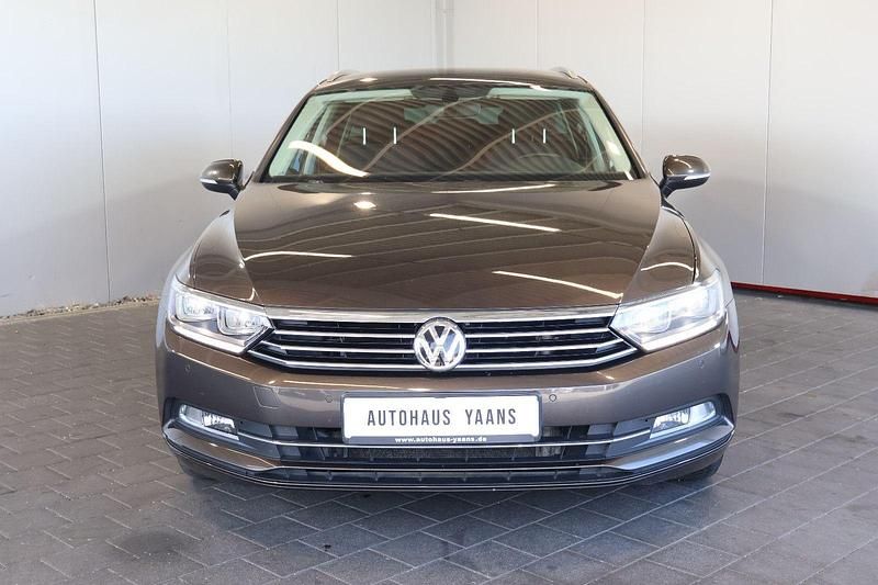 Gebraucht VW Passat Comfortline 120 PS (88 kW) 2015 Schwarz Kombi