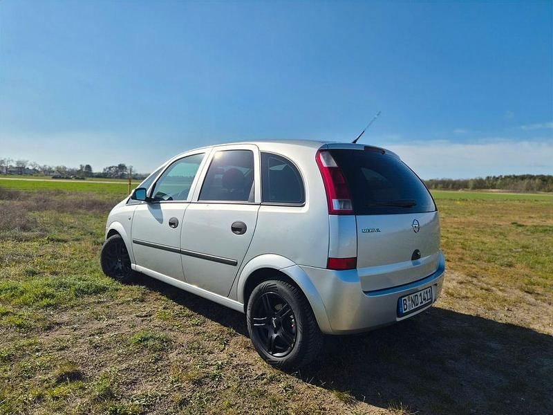 Gebraucht Opel Meriva 87 PS (63 kW) 2004 Silber Van / Kleinbus