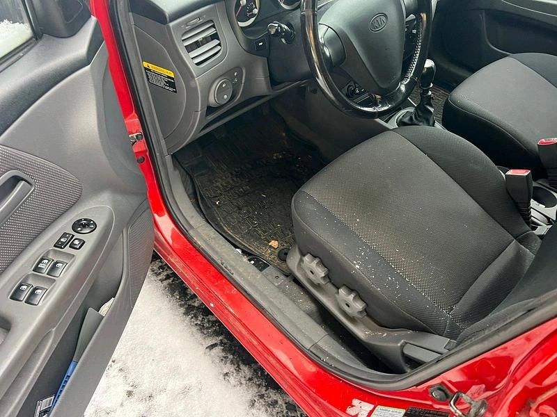 Gebraucht Kia Rio 115 PS (84 kW) 2006 Rot Kleinwagen